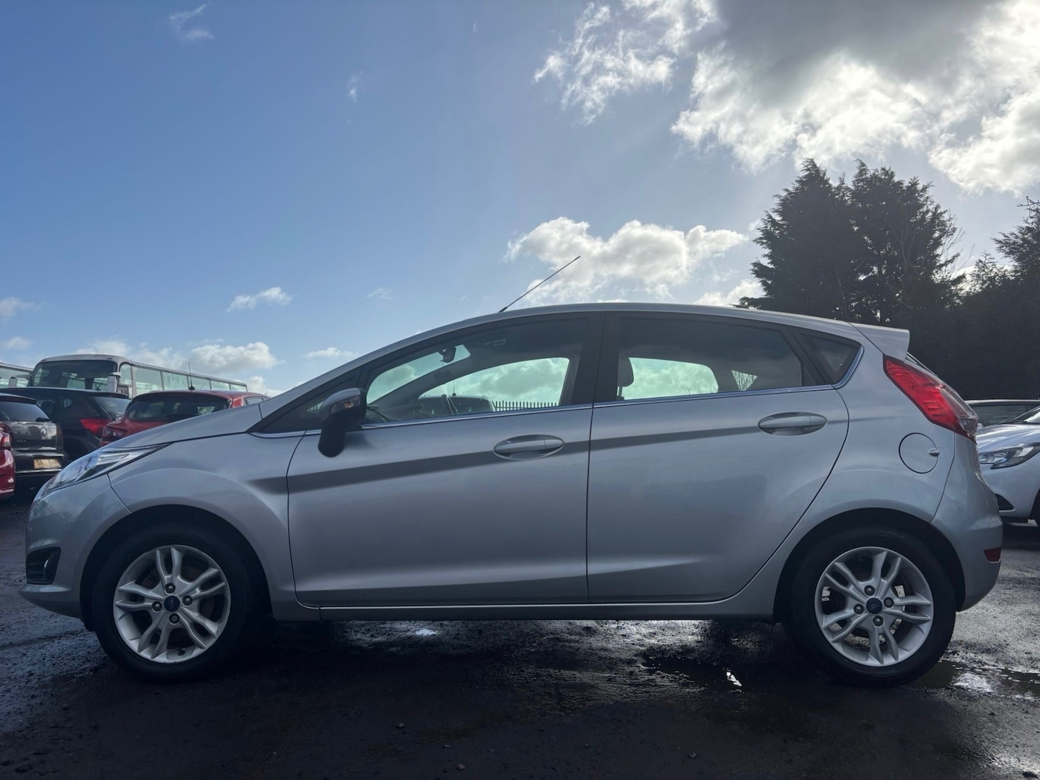 Used Ford Fiesta 2015 for sale - 78065537: Photo 5