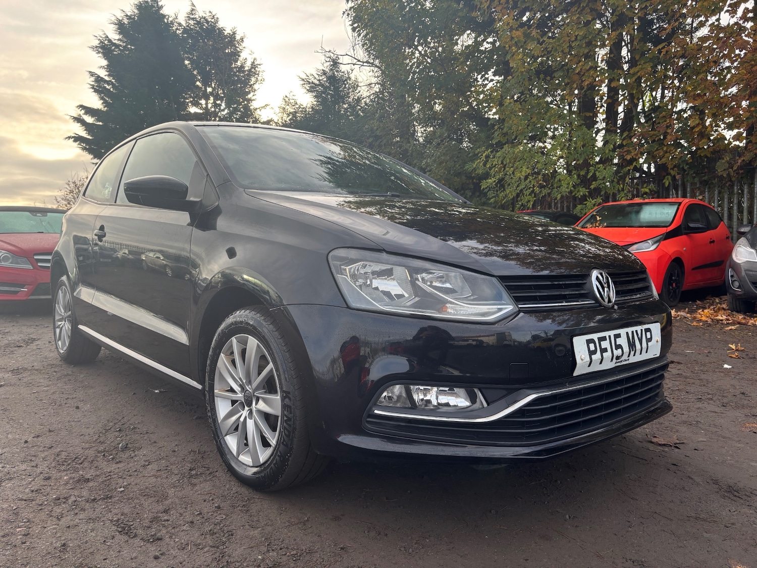 Used Volkswagen Polo 2015 for sale - 76363288: Photo 1