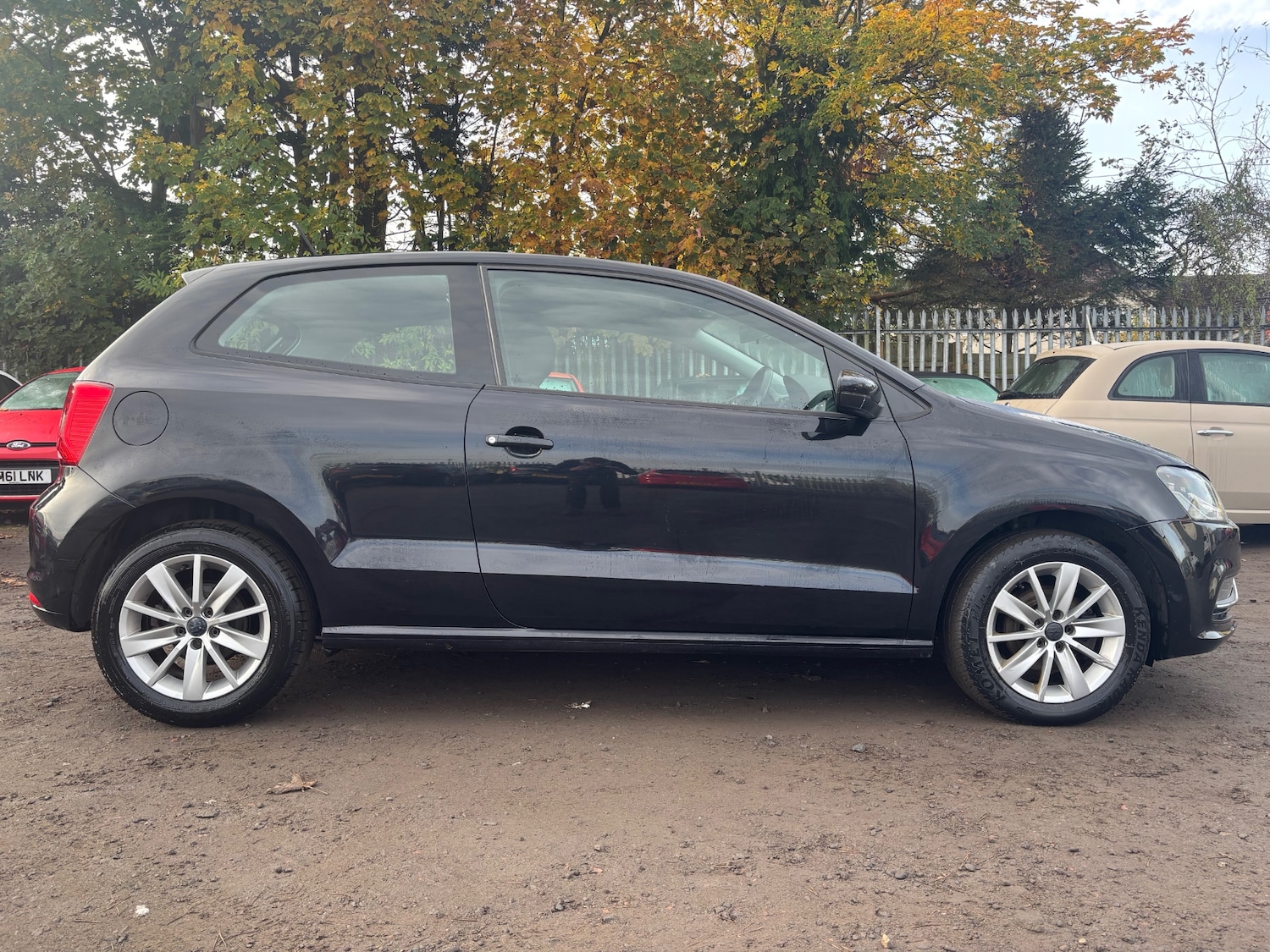 Used Volkswagen Polo 2015 for sale - 76363288: Photo 9