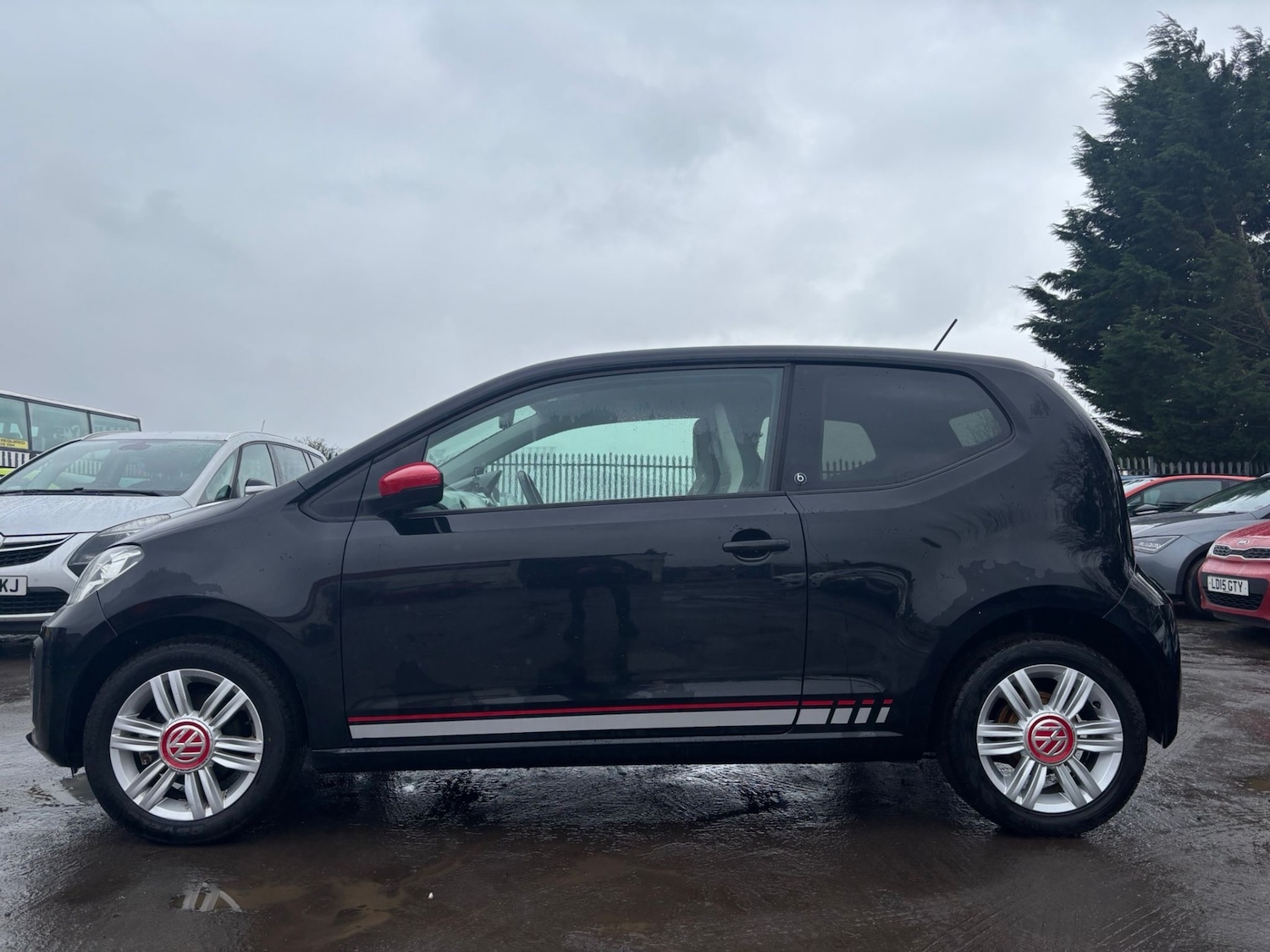 Used Volkswagen up! 2017 for sale - 77678905: Photo 4