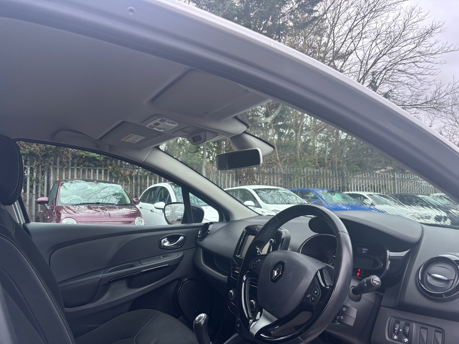 Used Renault Clio 2015 for sale - 77137924: Photo 10