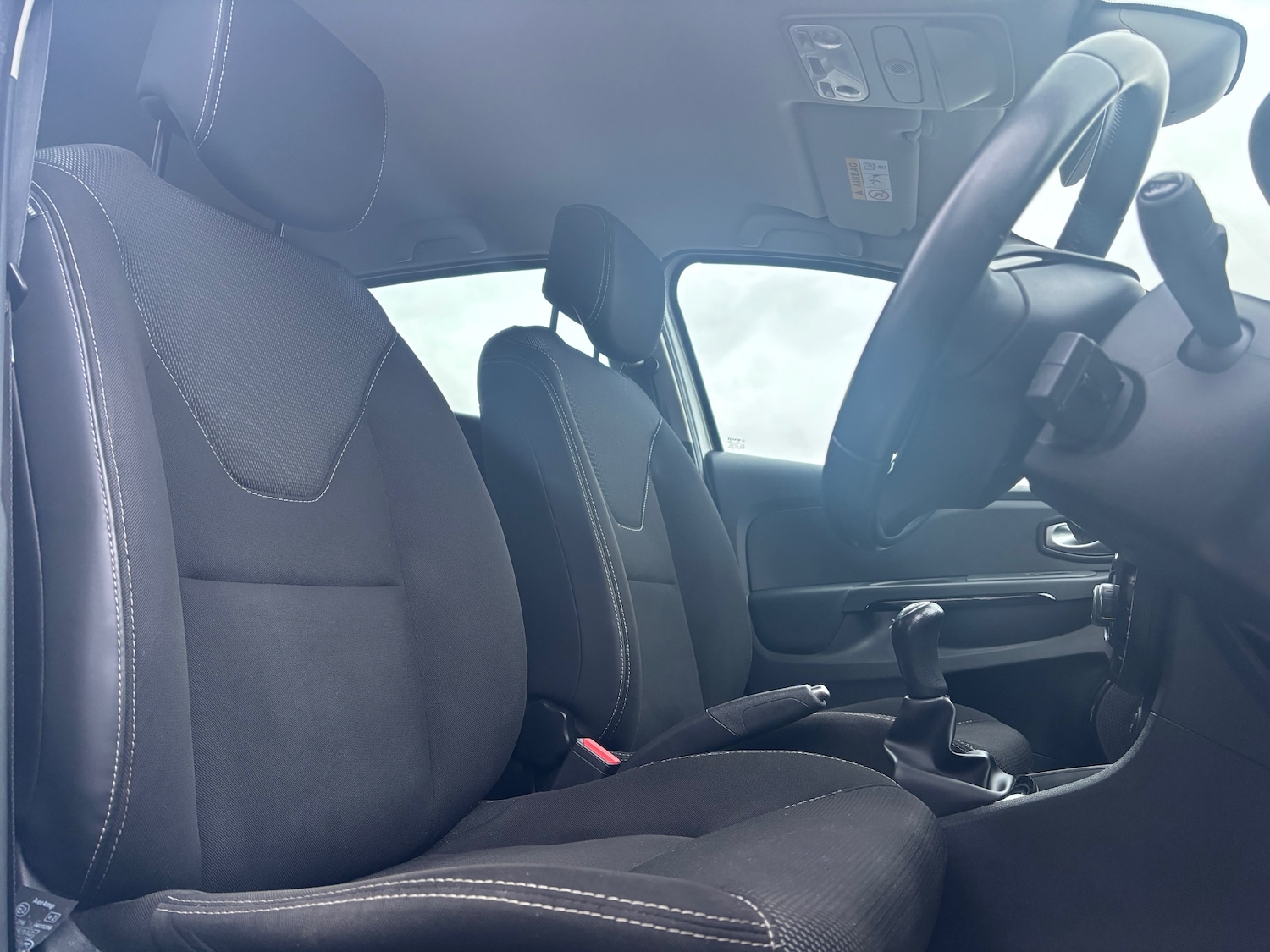 Used Renault Clio 2015 for sale - 77137924: Photo 11