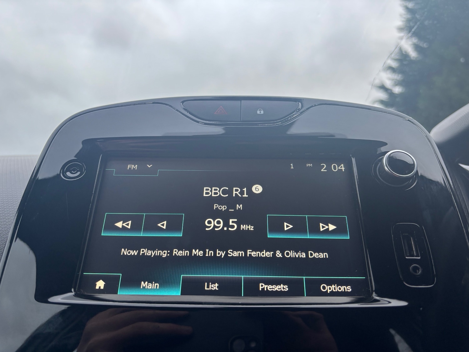 Used Renault Clio 2015 for sale - 77137924: Photo 14