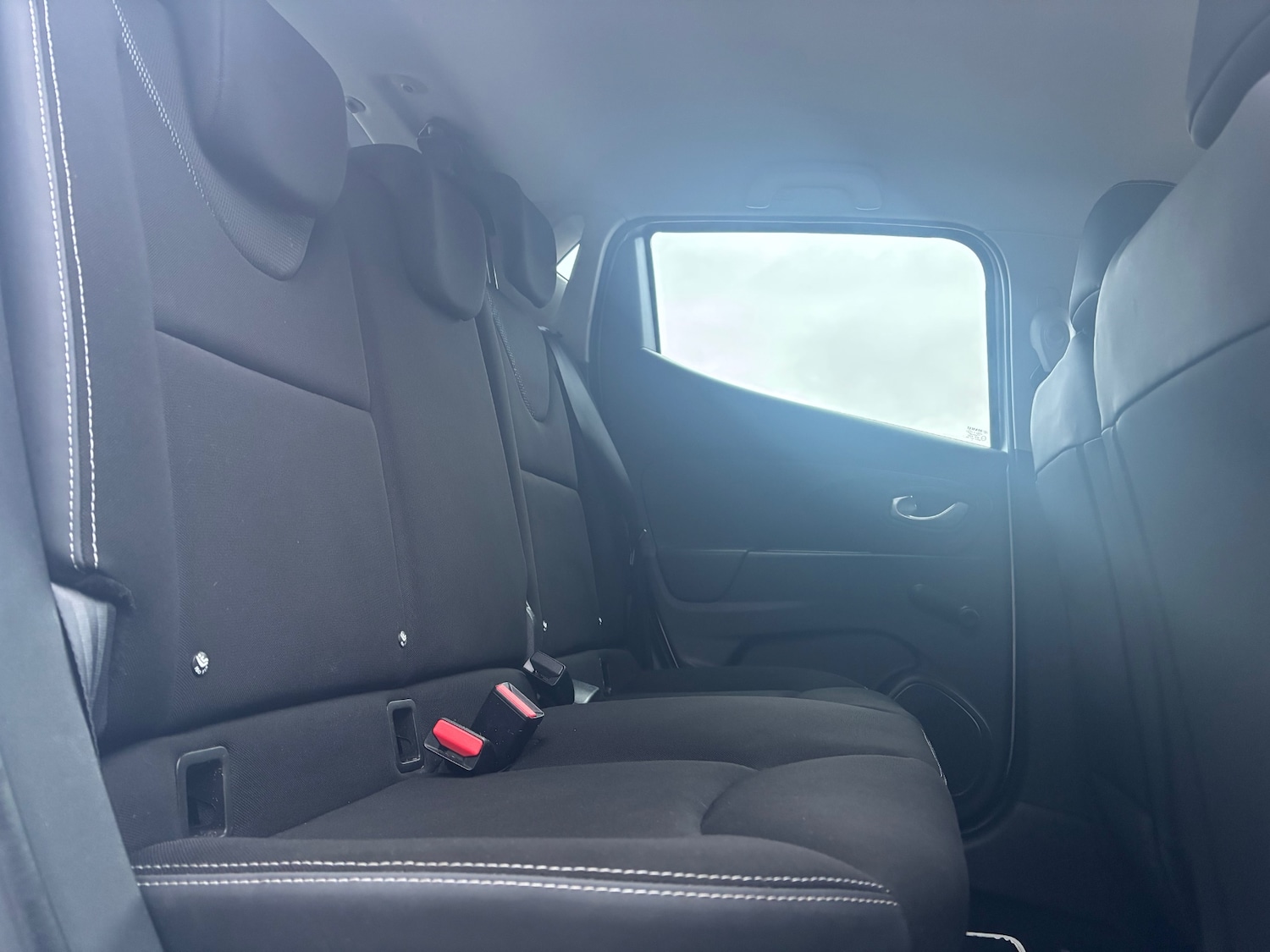 Used Renault Clio 2015 for sale - 77137924: Photo 16