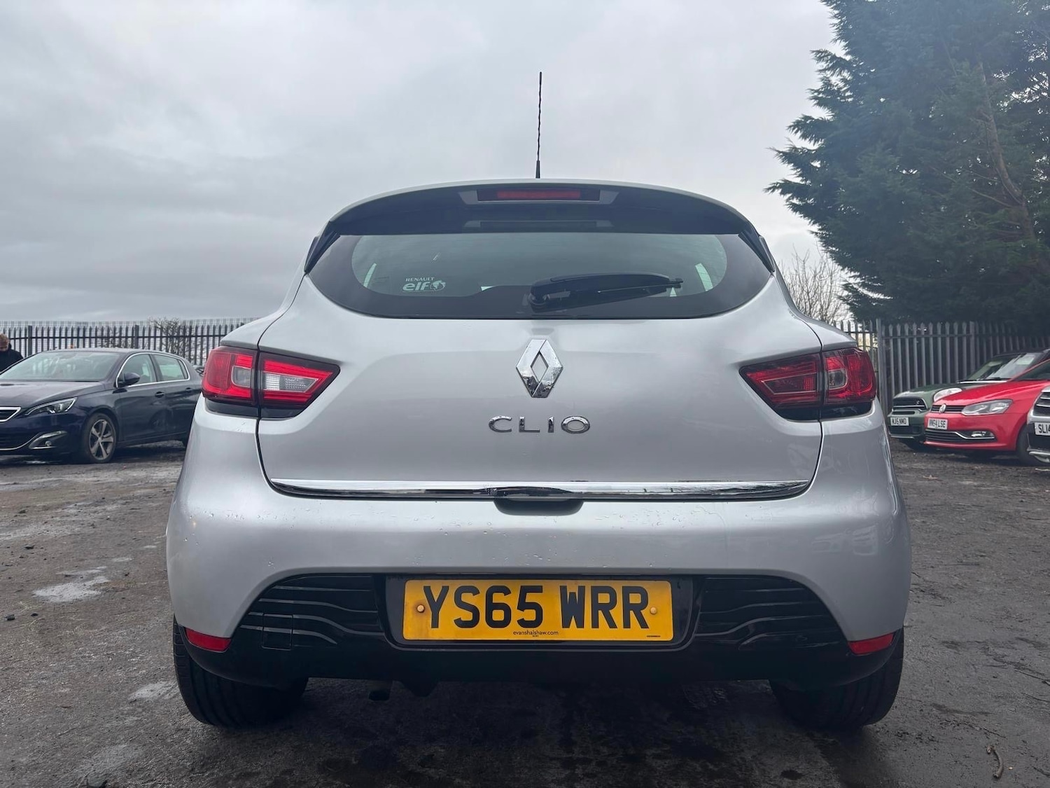 Used Renault Clio 2015 for sale - 77137924: Photo 6