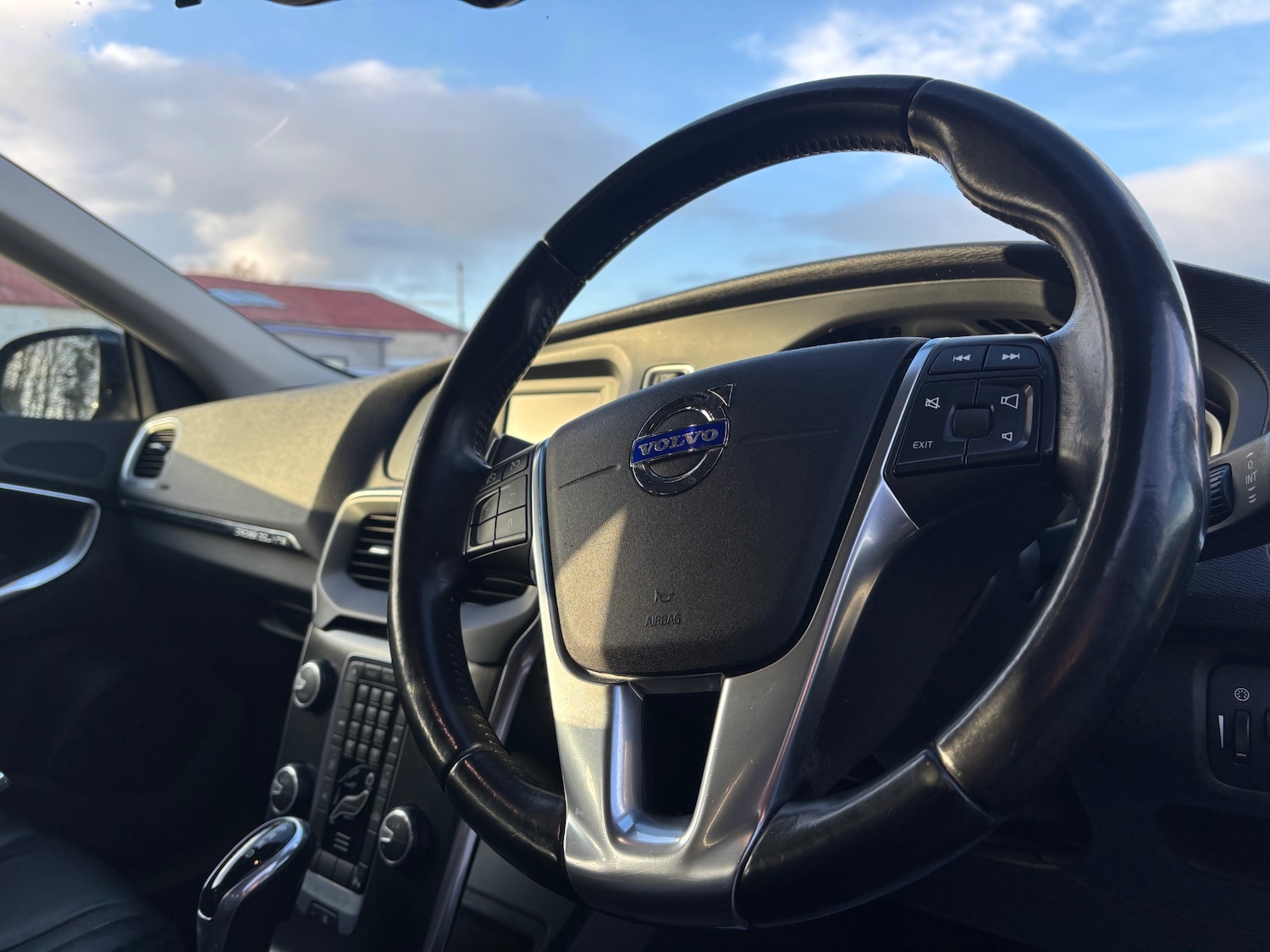 Used Volvo V40 2014 for sale - 77901256: Photo 10