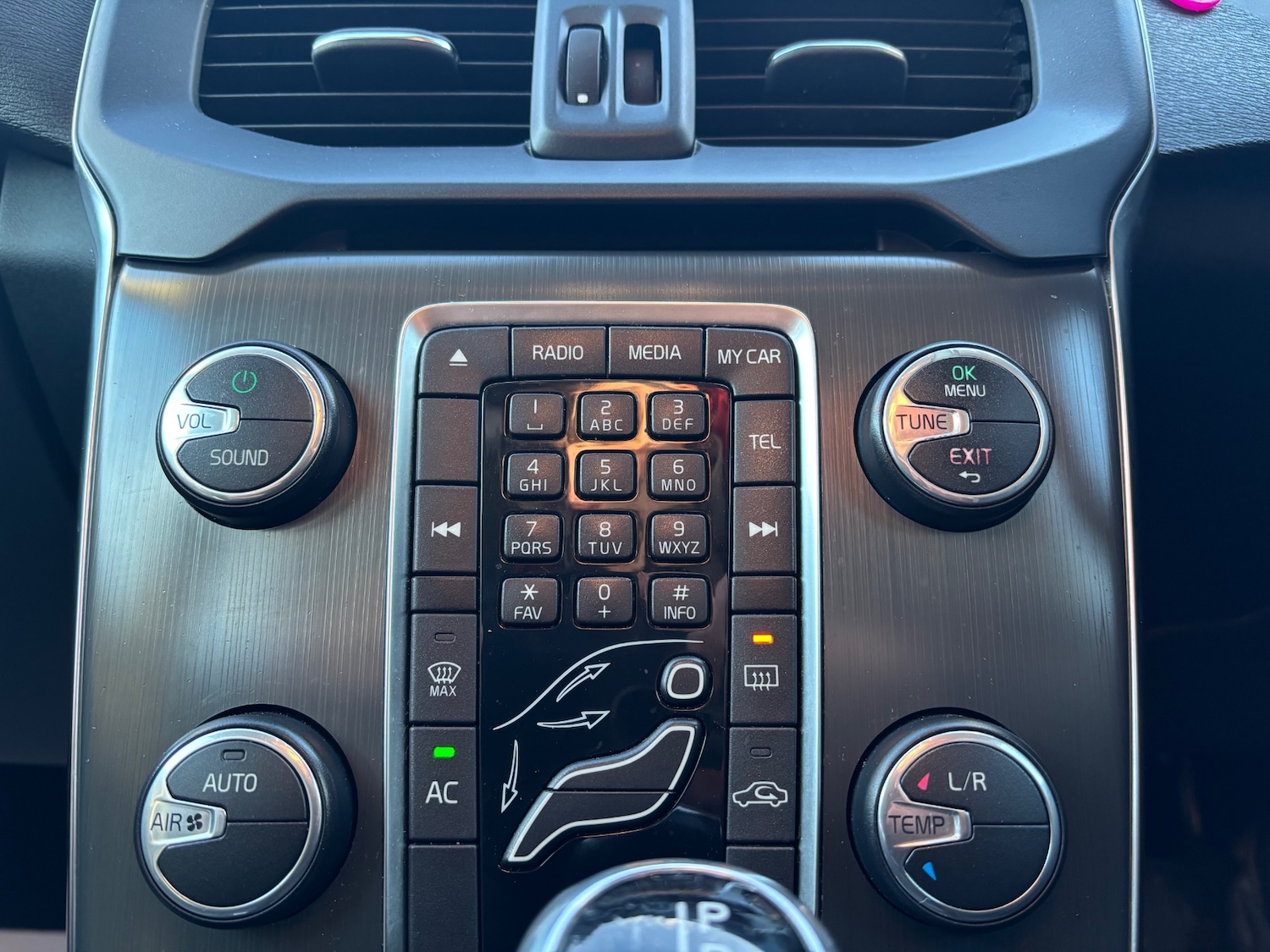 Used Volvo V40 2014 for sale - 77901256: Photo 13