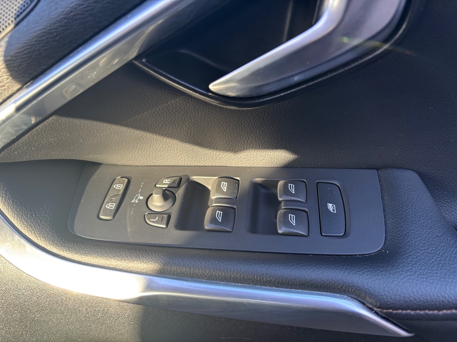 Used Volvo V40 2014 for sale - 77901256: Photo 16