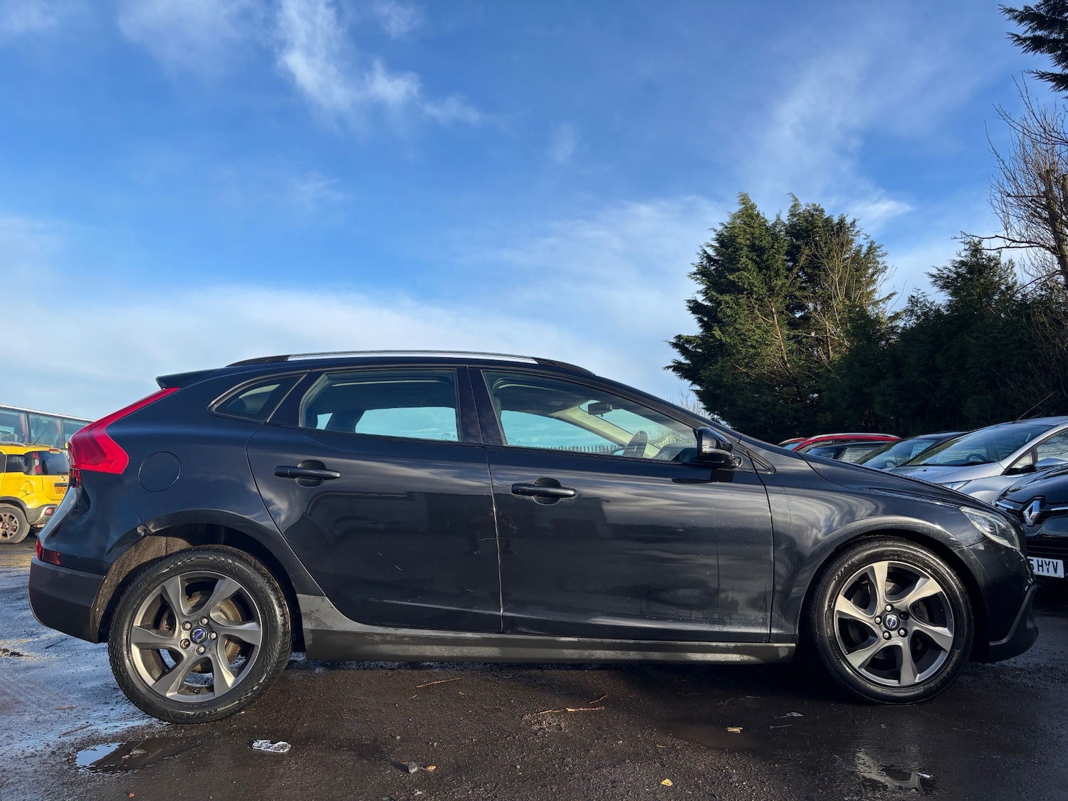 Used Volvo V40 2014 for sale - 77901256: Photo 8