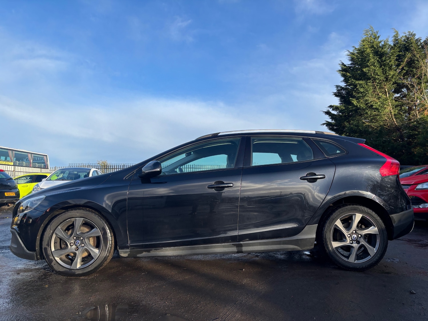 Used Volvo V40 2014 for sale - 77901256: Photo 9