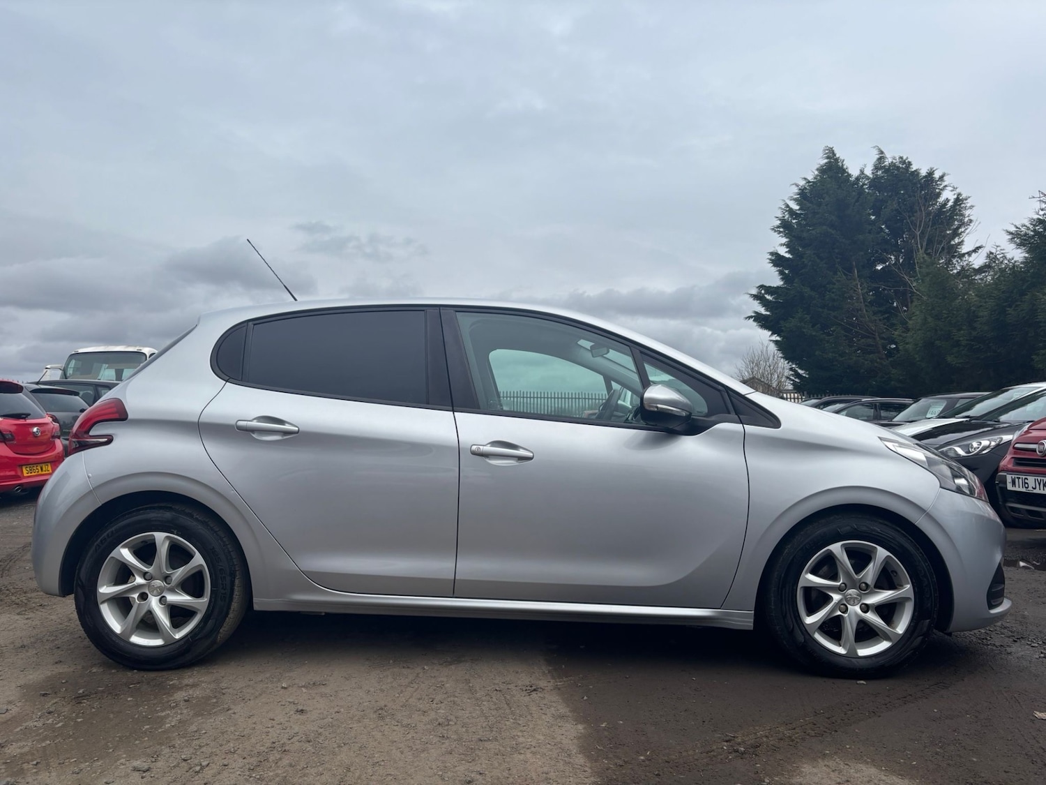 Used Peugeot 208 2016 for sale - 78038578: Photo 6
