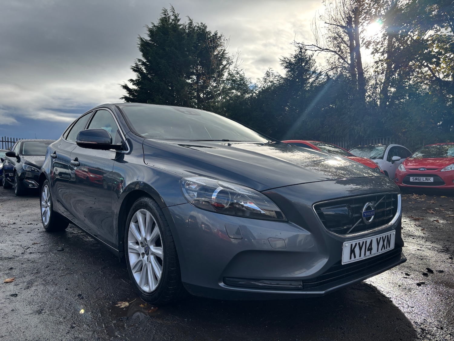 Used Volvo V40 2014 for sale - 76412065: Photo 1