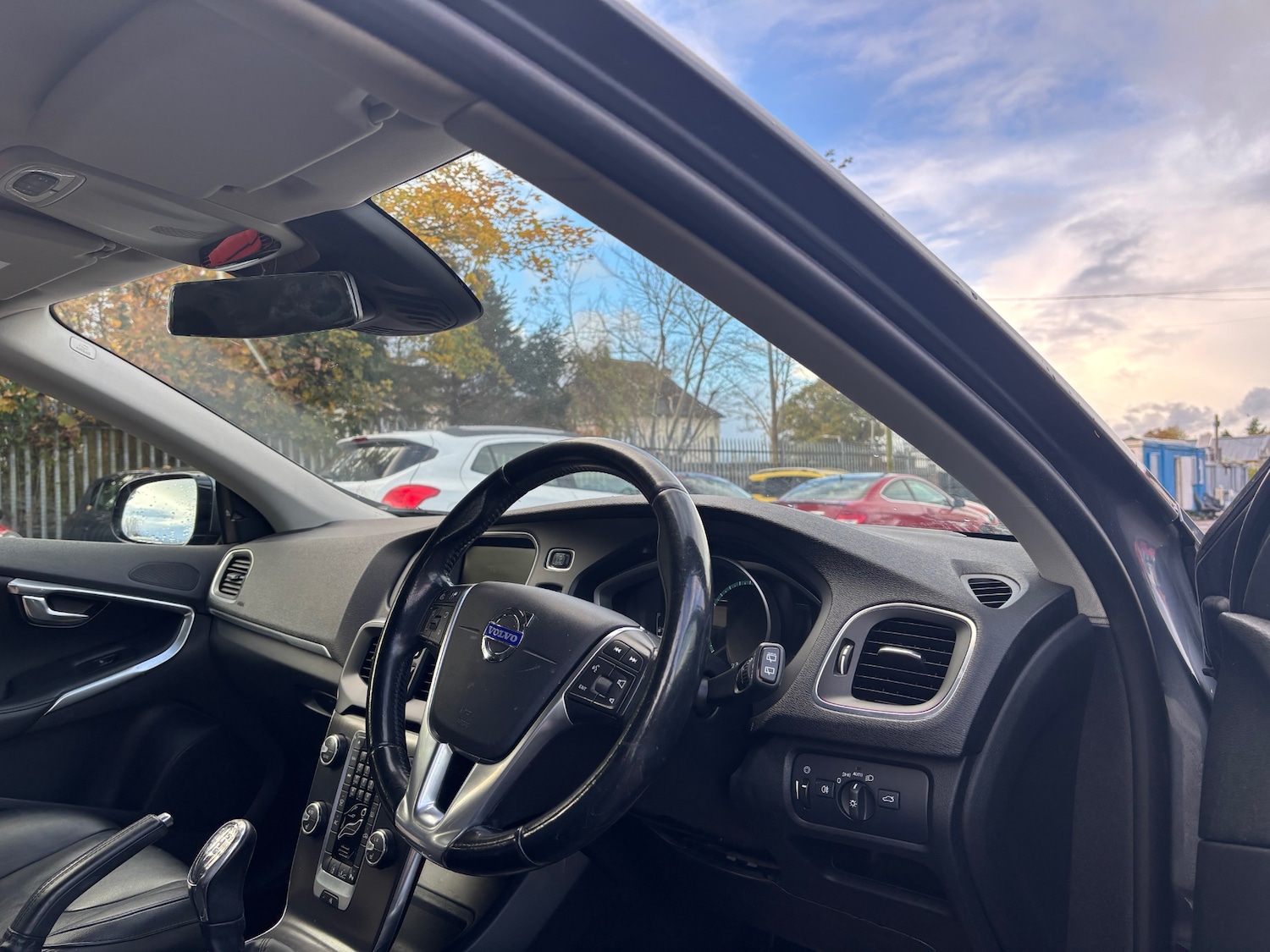 Used Volvo V40 2014 for sale - 76412065: Photo 10