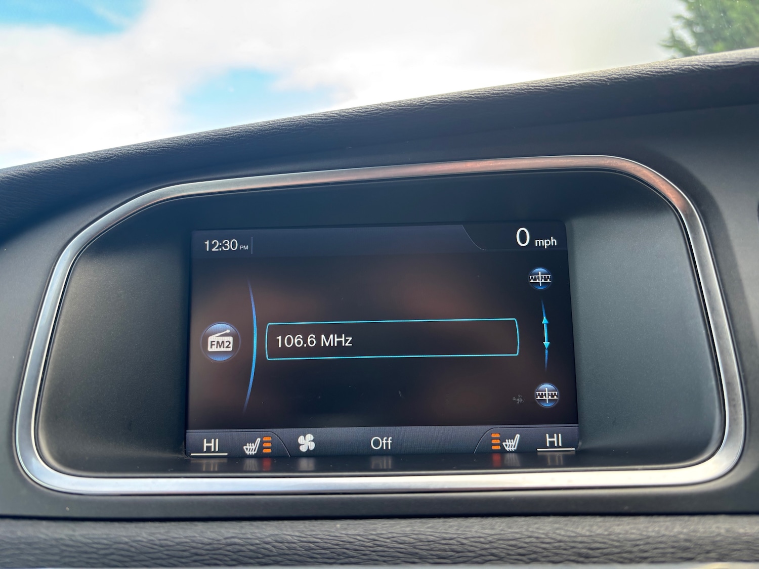 Used Volvo V40 2014 for sale - 76412065: Photo 13