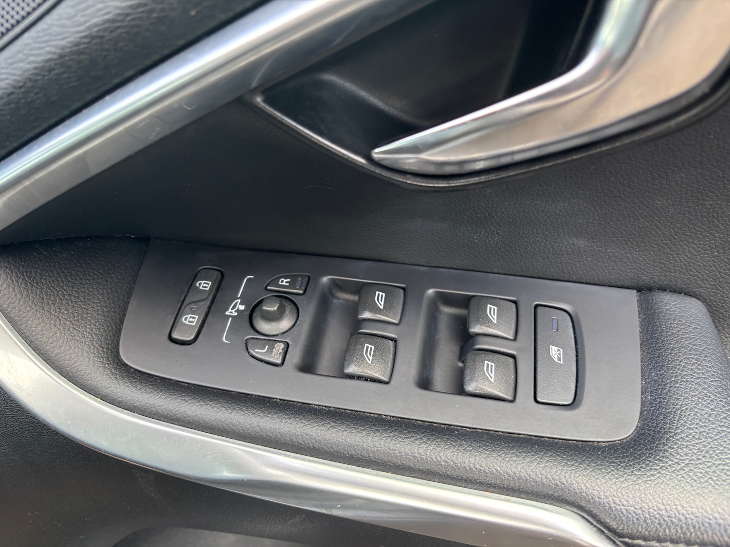 Used Volvo V40 2014 for sale - 76412065: Photo 14