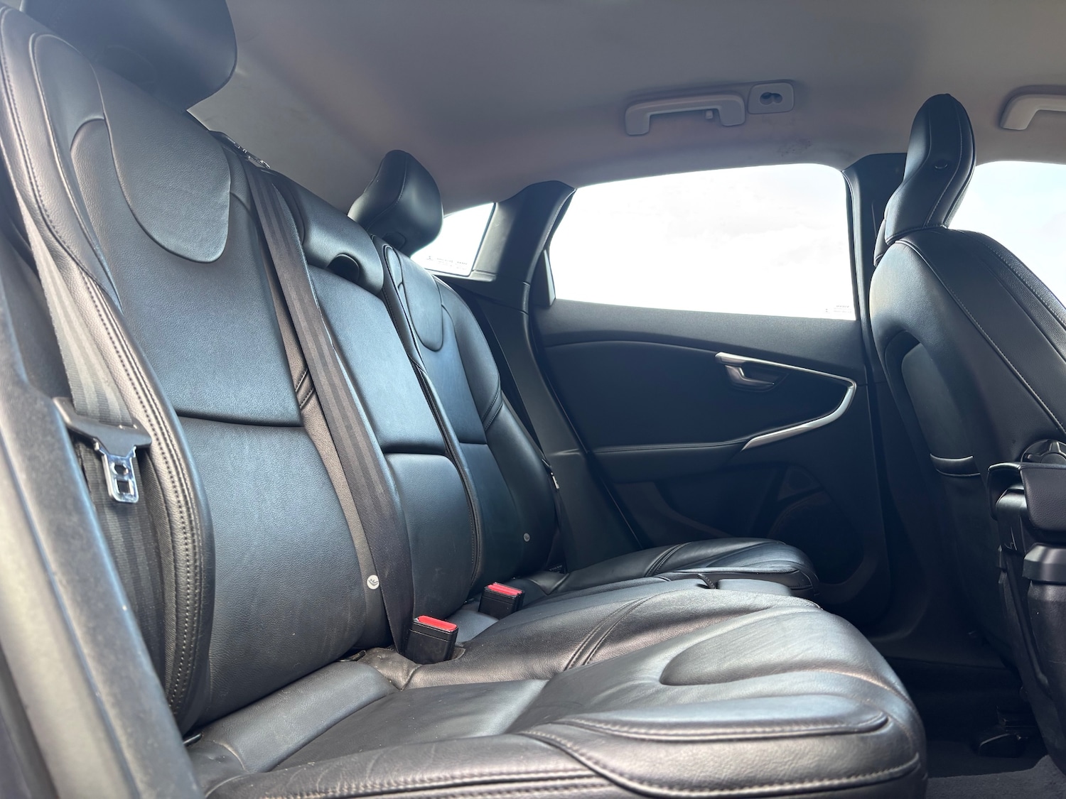 Used Volvo V40 2014 for sale - 76412065: Photo 15