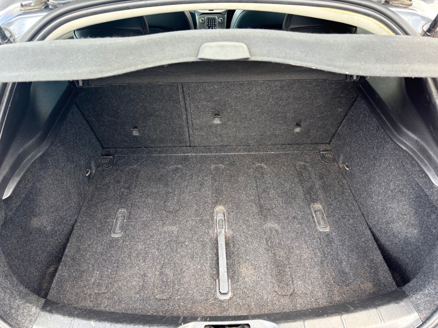 Used Volvo V40 2014 for sale - 76412065: Photo 16