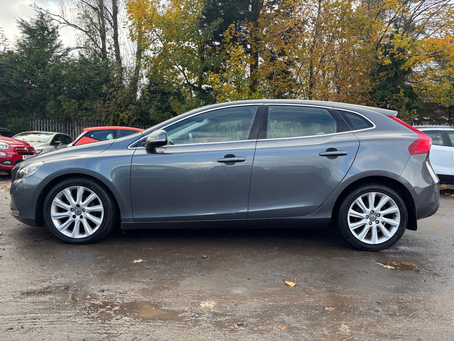 Used Volvo V40 2014 for sale - 76412065: Photo 8