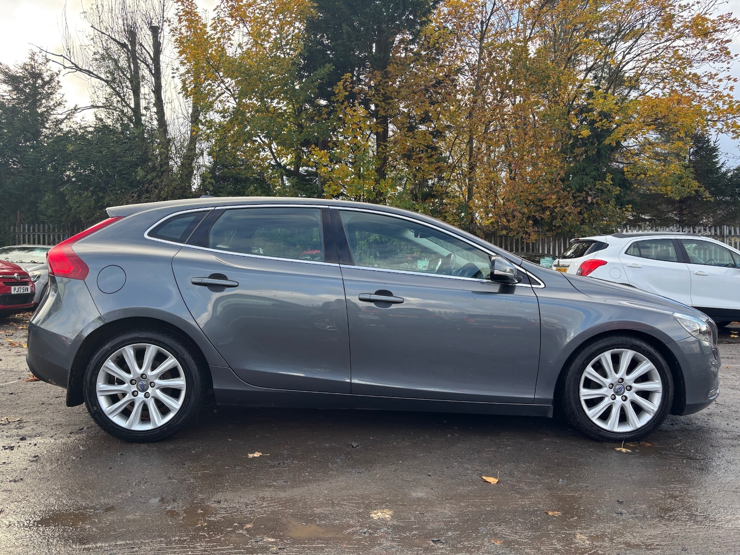 Used Volvo V40 2014 for sale - 76412065: Photo 9