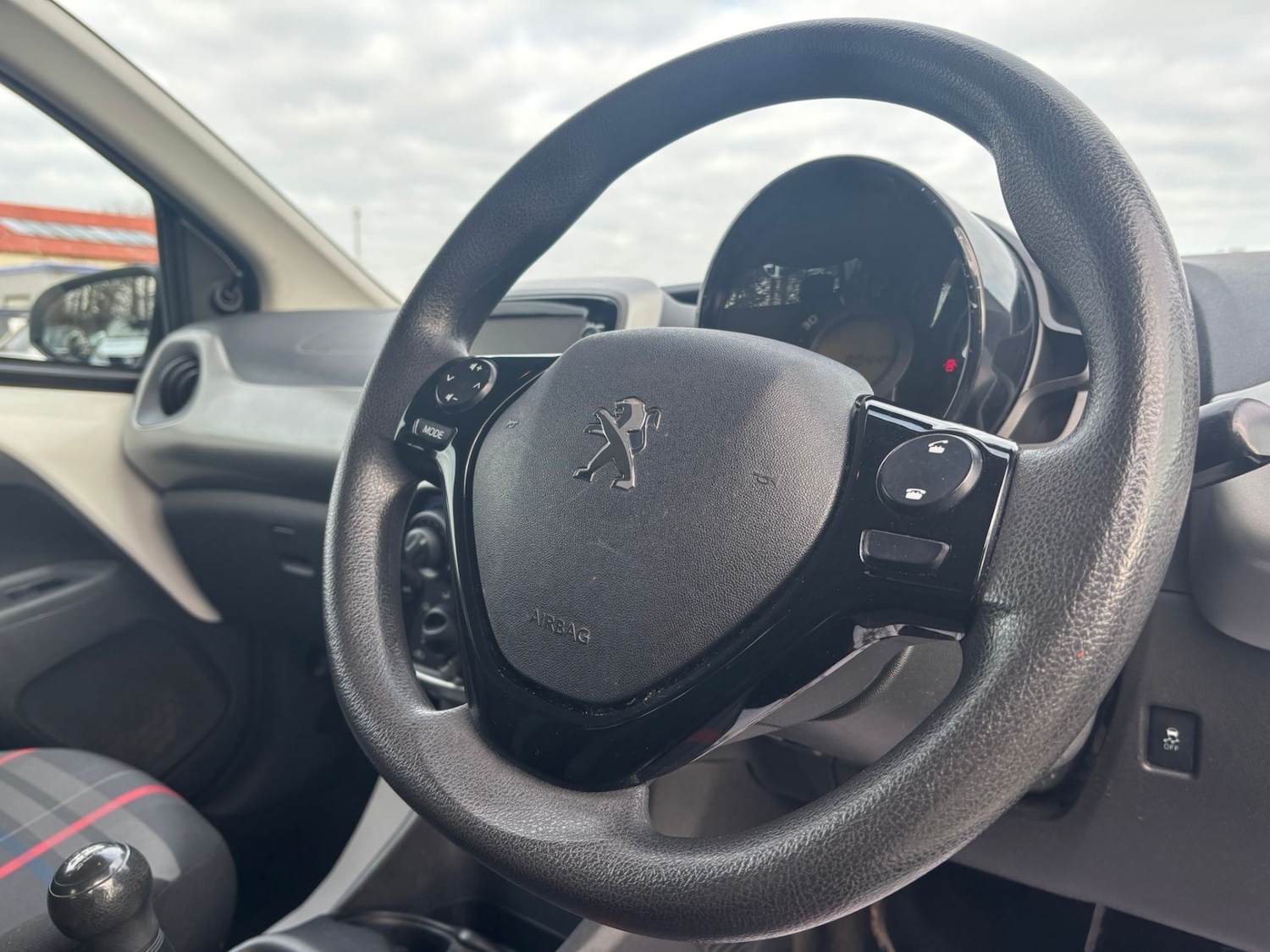 Used Peugeot 108 2015 for sale - 77603773: Photo 10