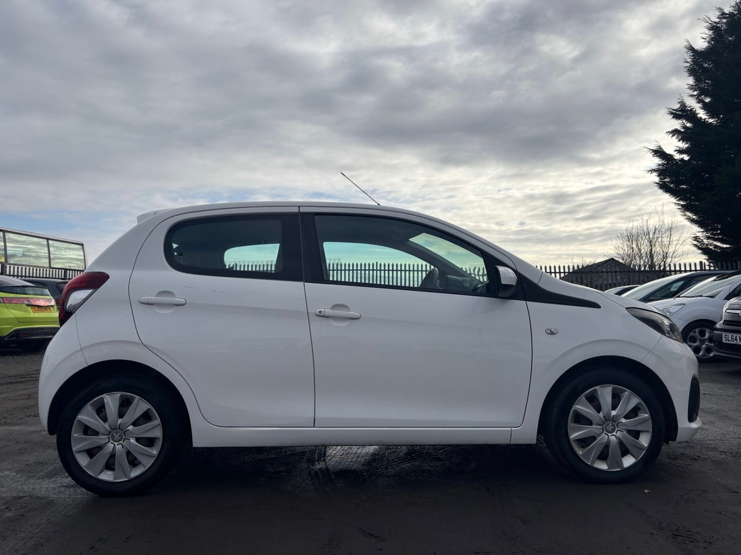 Used Peugeot 108 2015 for sale - 77603773: Photo 6