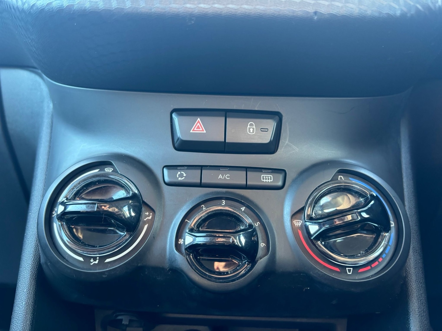 Used Peugeot 208 2016 for sale - 77730943: Photo 14