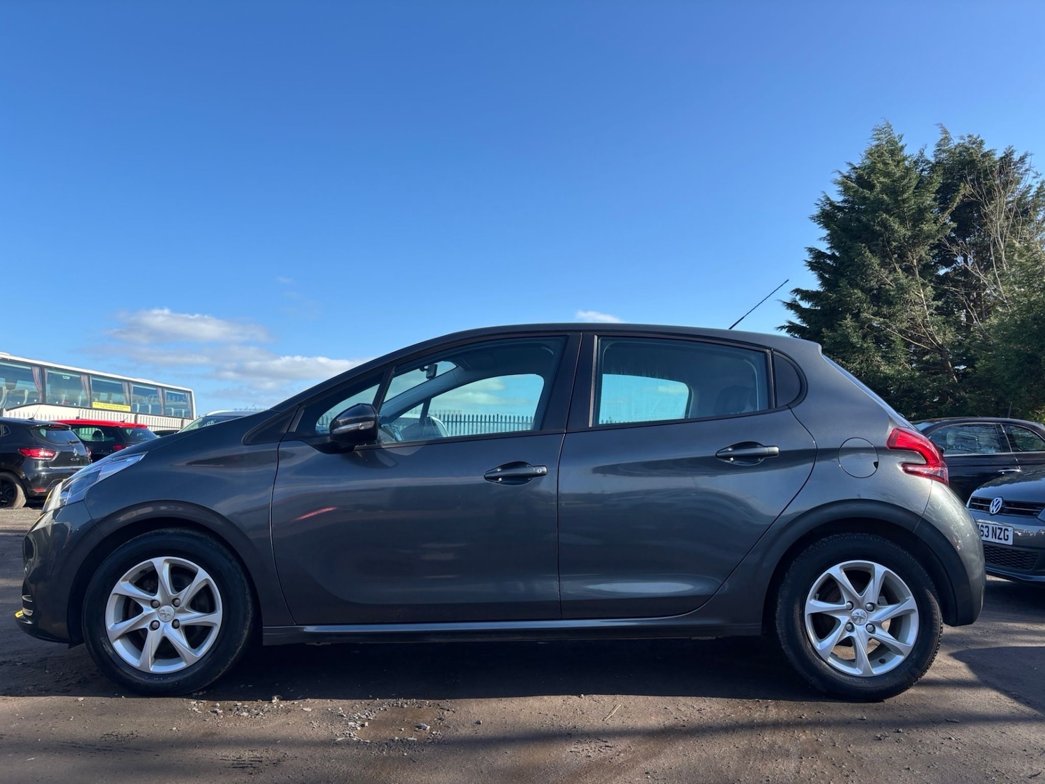 Used Peugeot 208 2016 for sale - 77730943: Photo 5