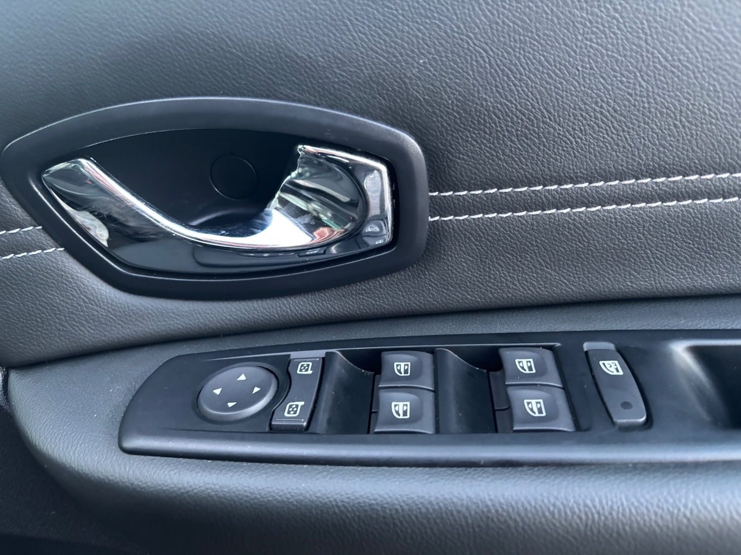 Used Renault Scenic 2015 for sale - 77248254: Photo 14