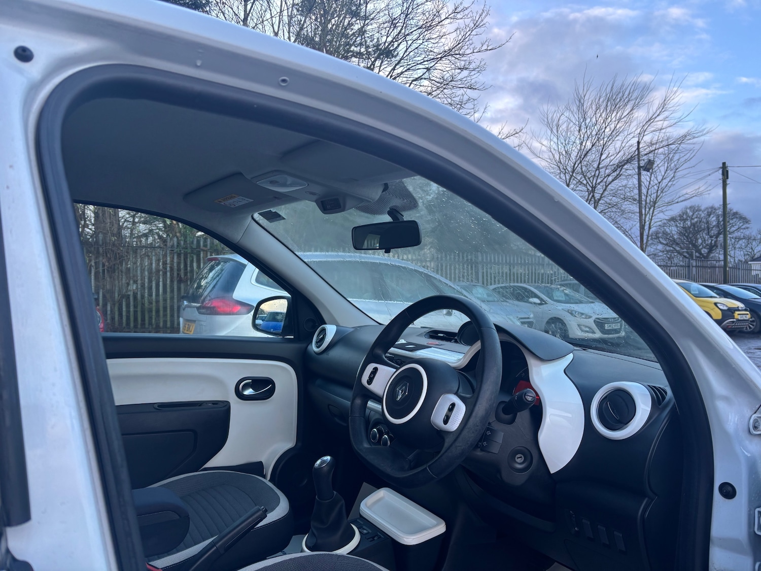 Used Renault Twingo 2015 for sale - 76861897: Photo 10