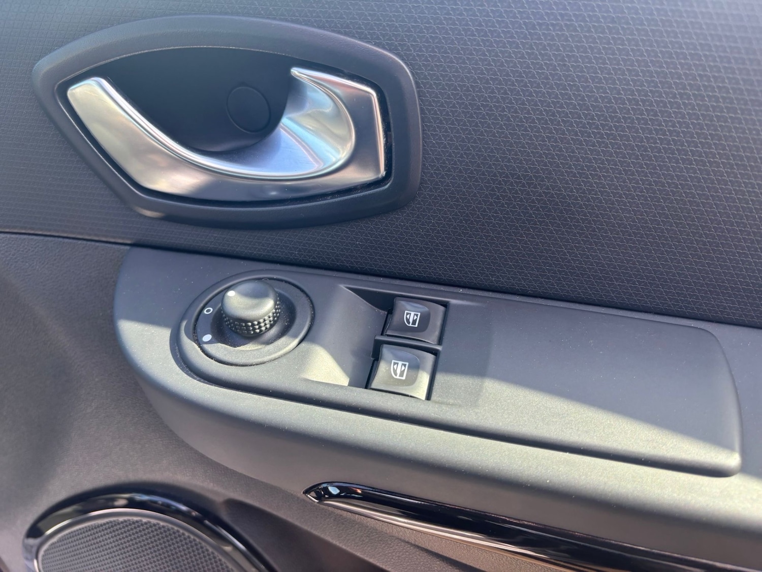 Used Renault Clio 2015 for sale - 78224445: Photo 18