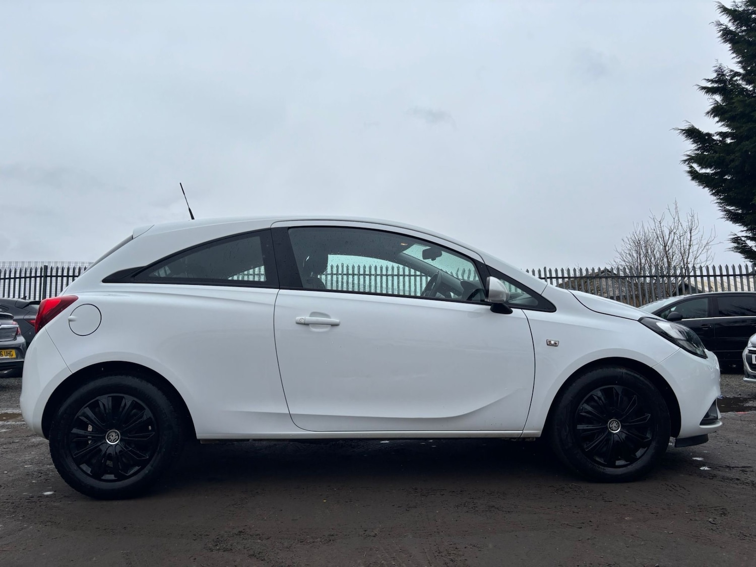 Used Vauxhall Corsa 2015 for sale - 77998479: Photo 6