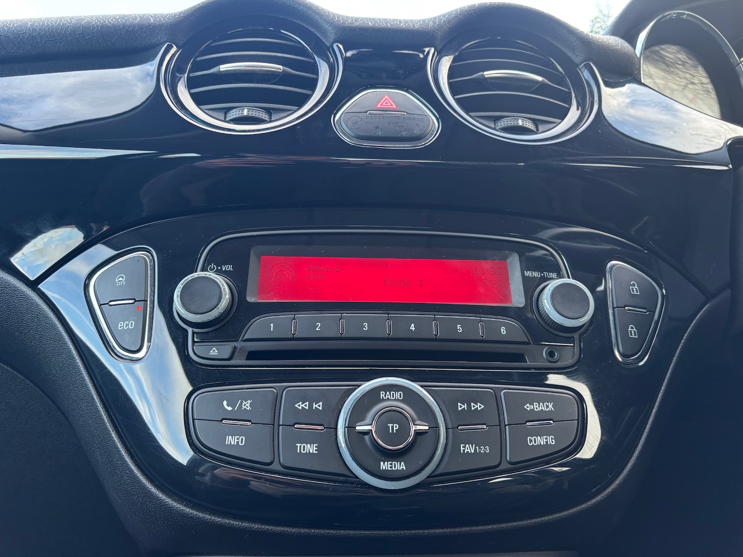 Used Vauxhall ADAM 2015 for sale - 76611675: Photo 15