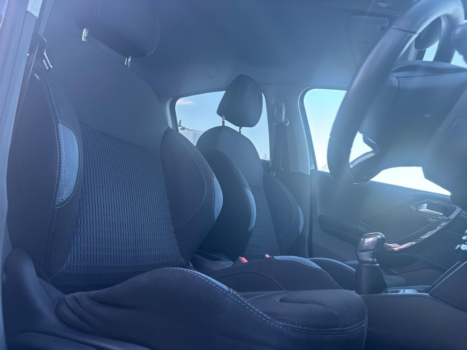 Used Peugeot 208 2014 for sale - 77353975: Photo 12