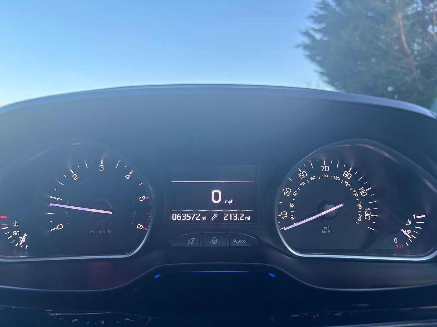 Used Peugeot 208 2014 for sale - 77353975: Photo 14