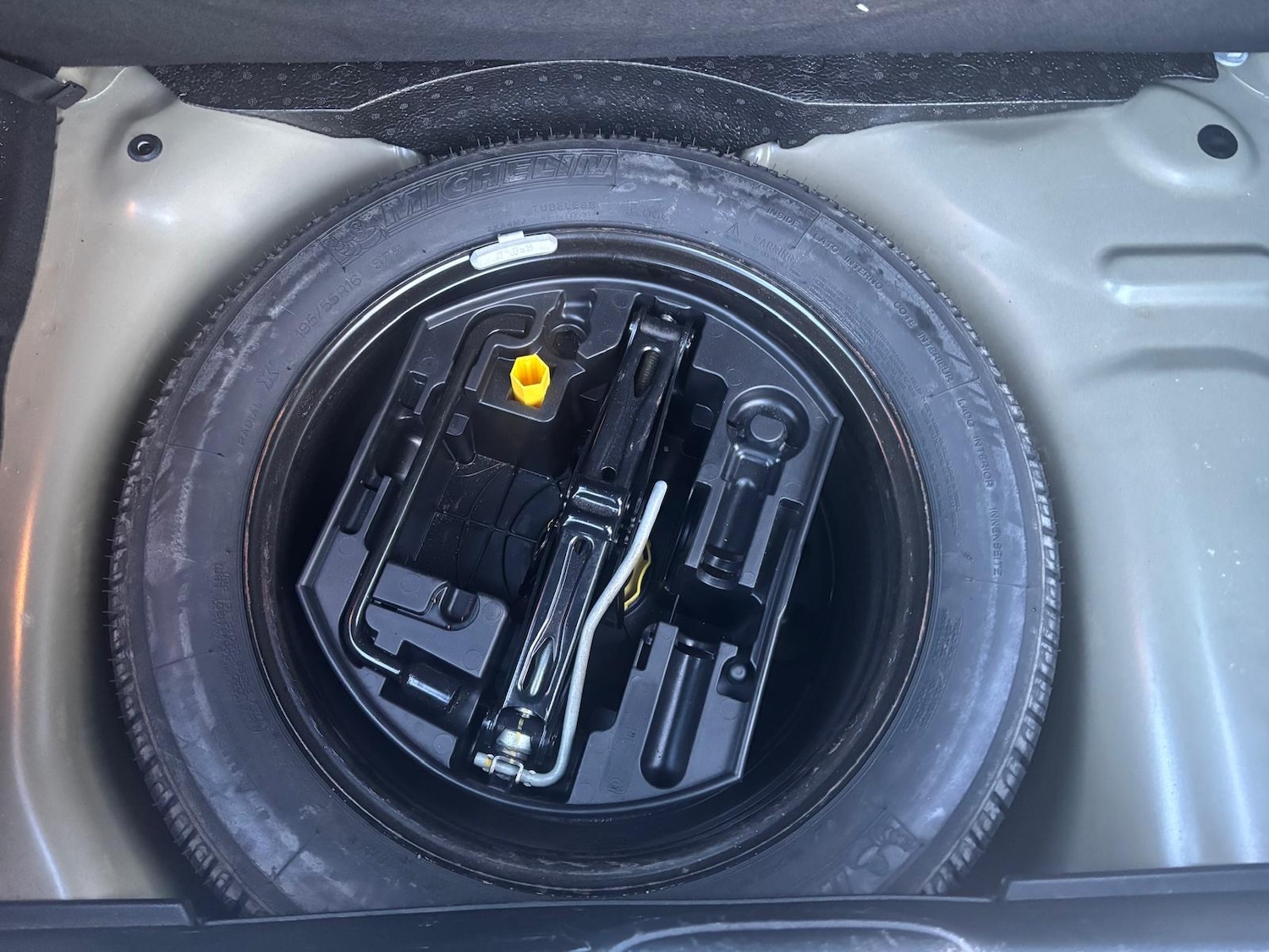 Used Peugeot 208 2014 for sale - 77353975: Photo 17