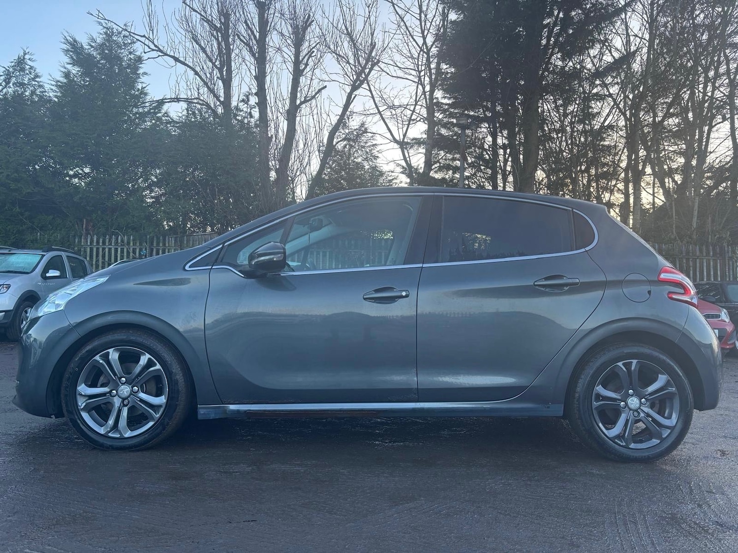 Used Peugeot 208 2014 for sale - 77353975: Photo 6