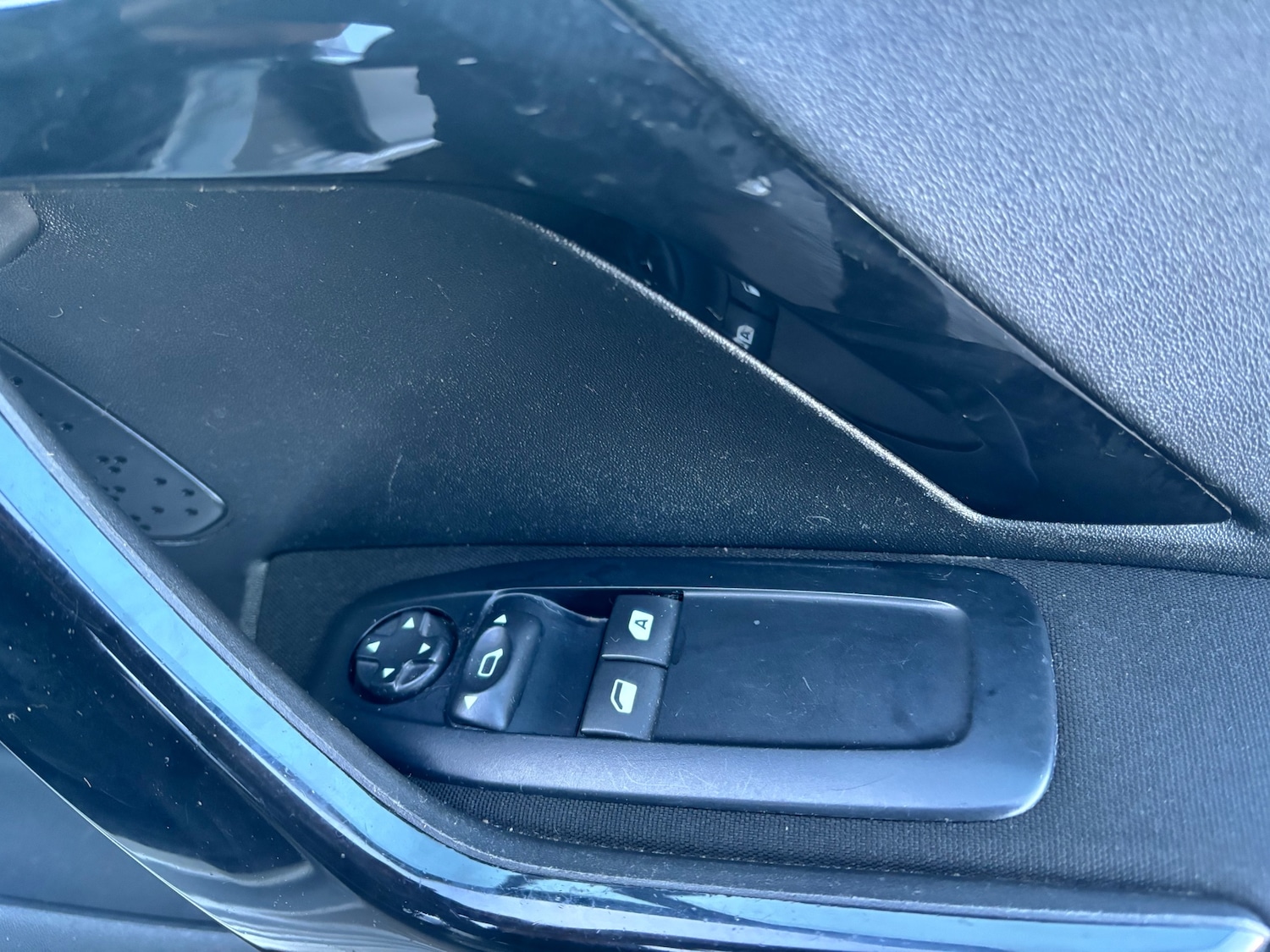 Used Peugeot 208 2015 for sale - 77186756: Photo 16