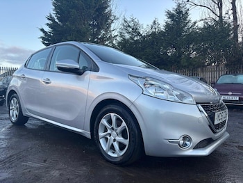 Used Peugeot 208 2015 for sale - 77186756: Photo