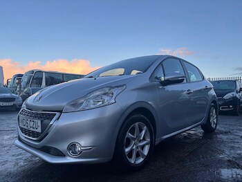 Used Peugeot 208 2015 for sale - 77186756: Photo