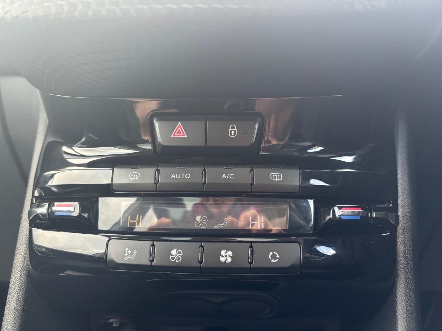 Used Peugeot 2008 2016 for sale - 77804247: Photo 14