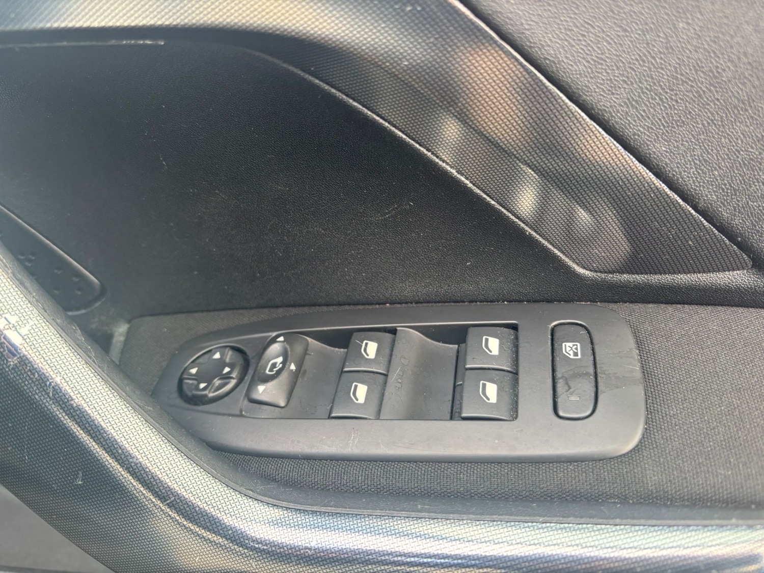 Used Peugeot 2008 2016 for sale - 77804247: Photo 18