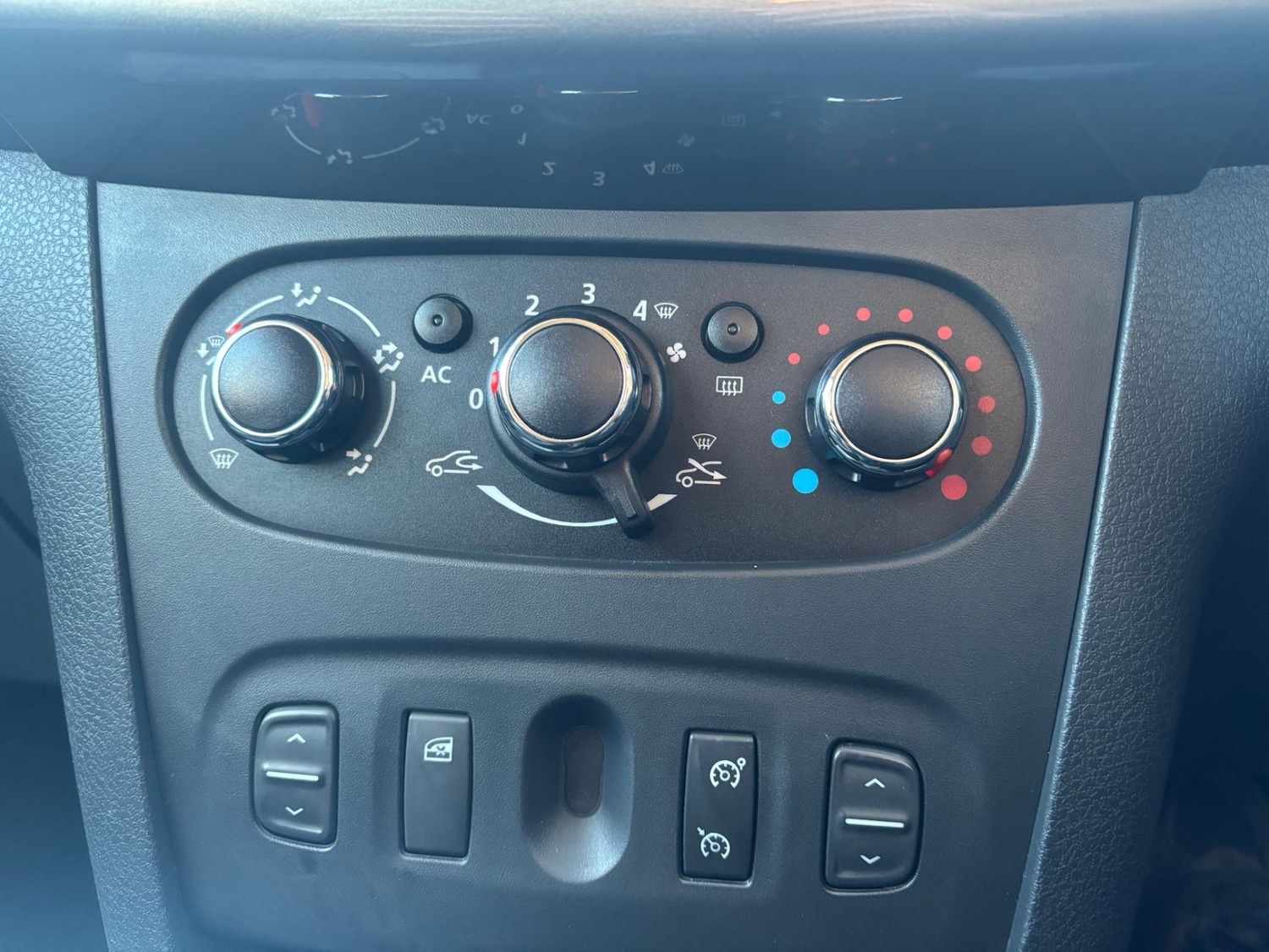 Used Dacia Sandero Stepway 2014 for sale - 77778954: Photo 14