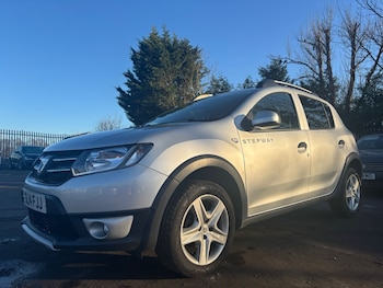 Used Dacia Sandero Stepway 2014 for sale - 77778954: Photo