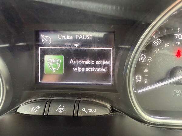 Used Peugeot 2008 2015 for sale - 75425045: Photo 15