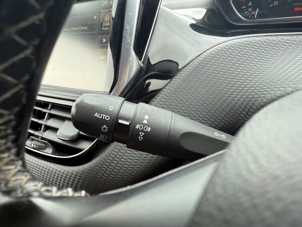 Used Peugeot 2008 2015 for sale - 75425045: Photo 19