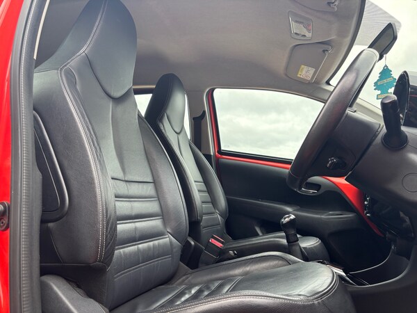 Used Toyota AYGO 2014 for sale - 76037151: Photo 11