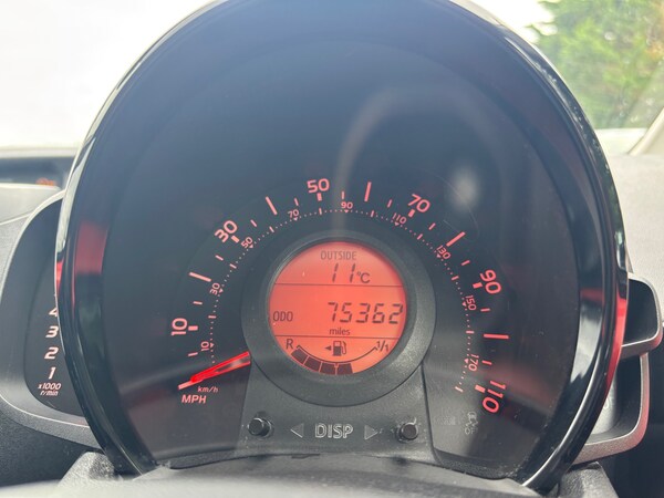 Used Toyota AYGO 2014 for sale - 76037151: Photo 12