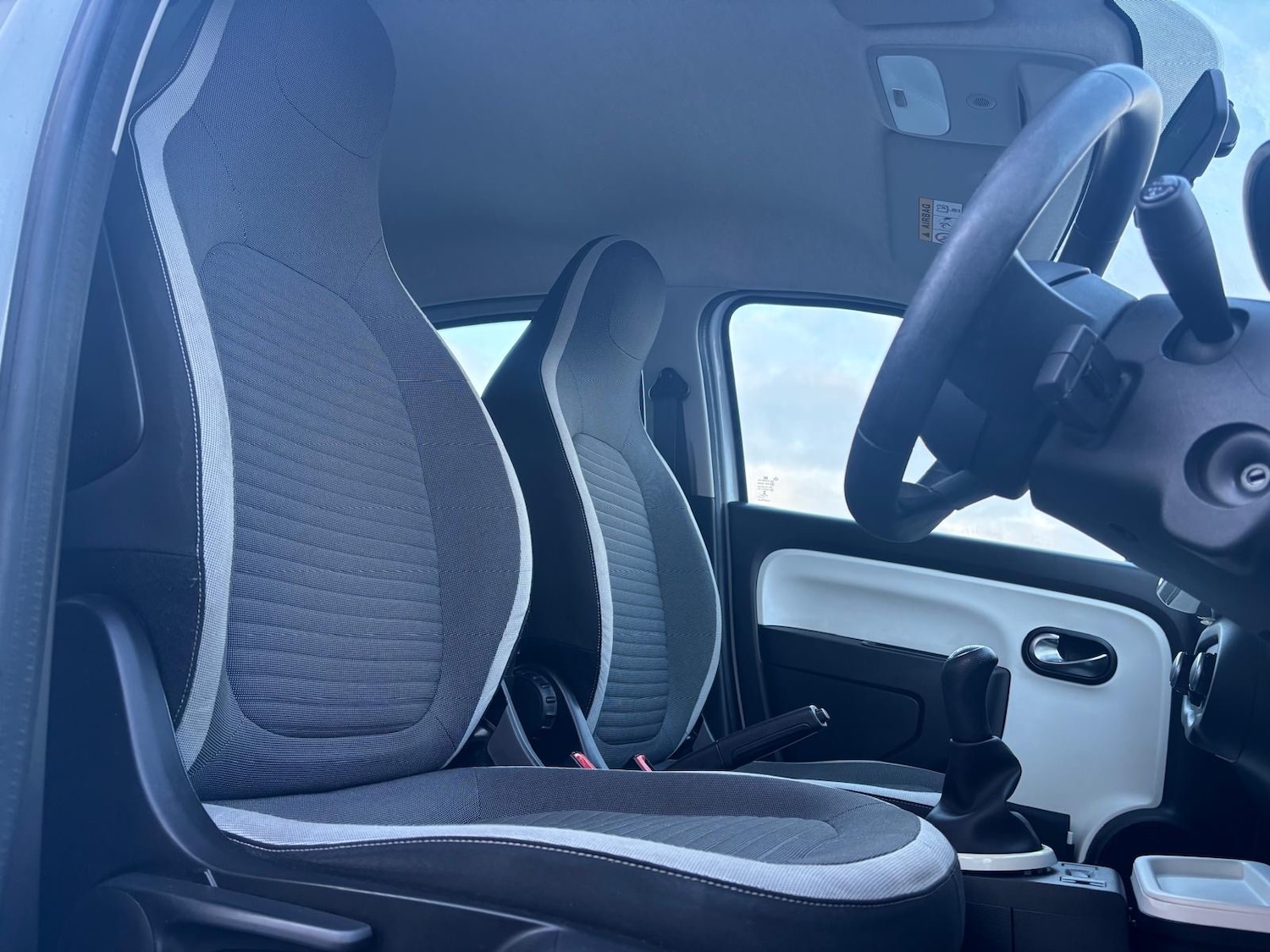 Used Renault Twingo 2015 for sale - 77662103: Photo 11