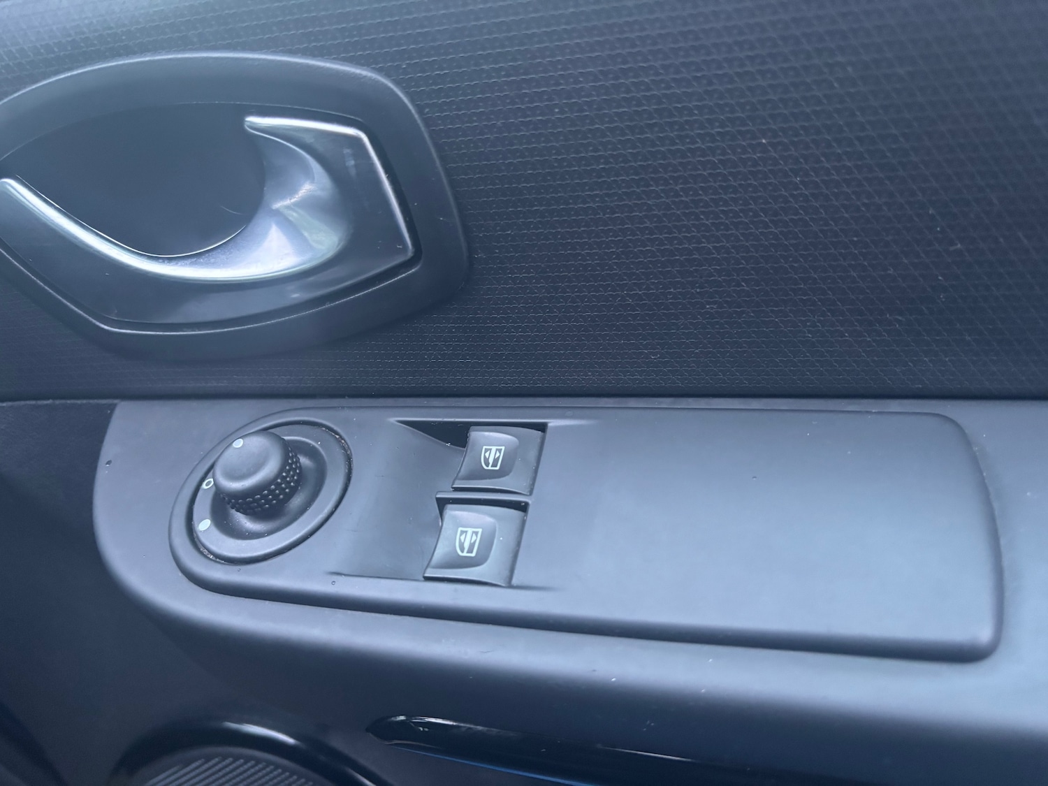 Used Renault Clio 2015 for sale - 76834787: Photo 14