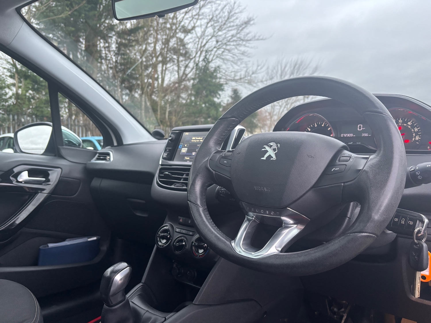 Used Peugeot 208 2015 for sale - 77274700: Photo 10